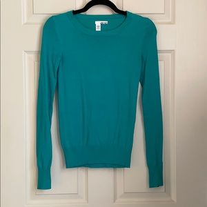 Light weight turquoise sweater
